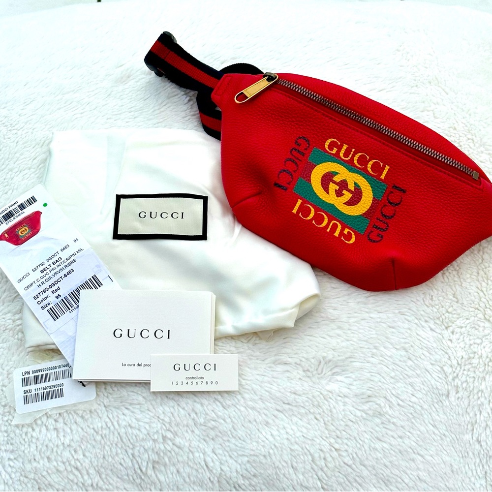 NWT Gucci GG Logo Print Small Leather Belt Bag, authentic